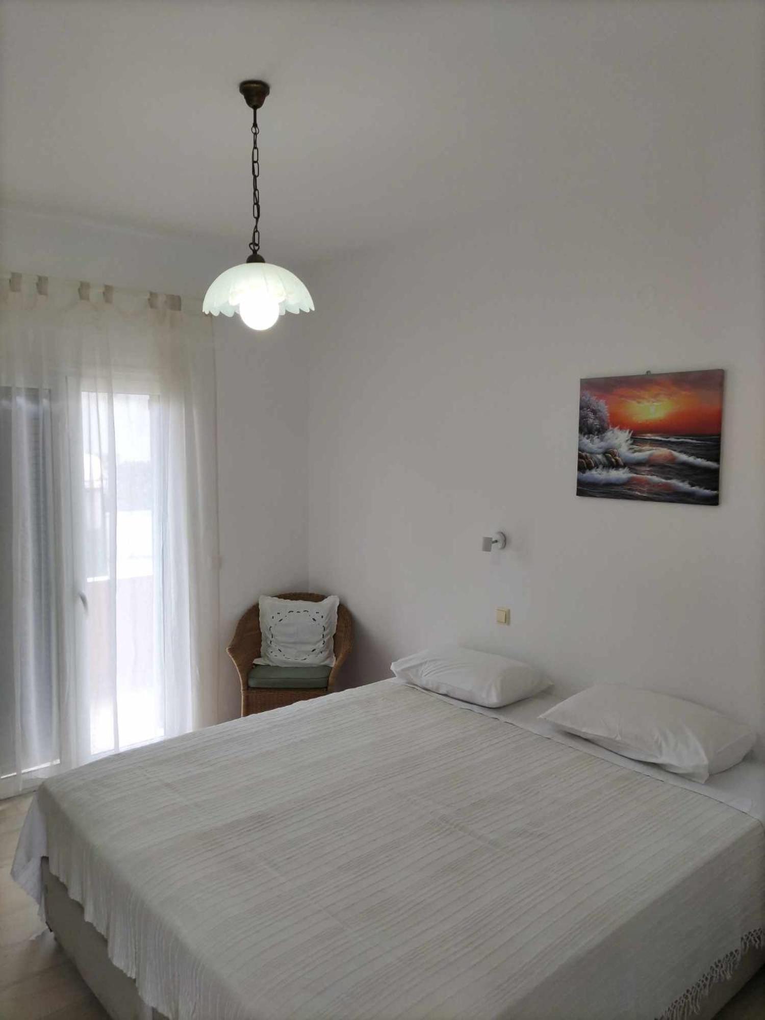 Alexandra'S Apartments Ахарави Екстериор снимка