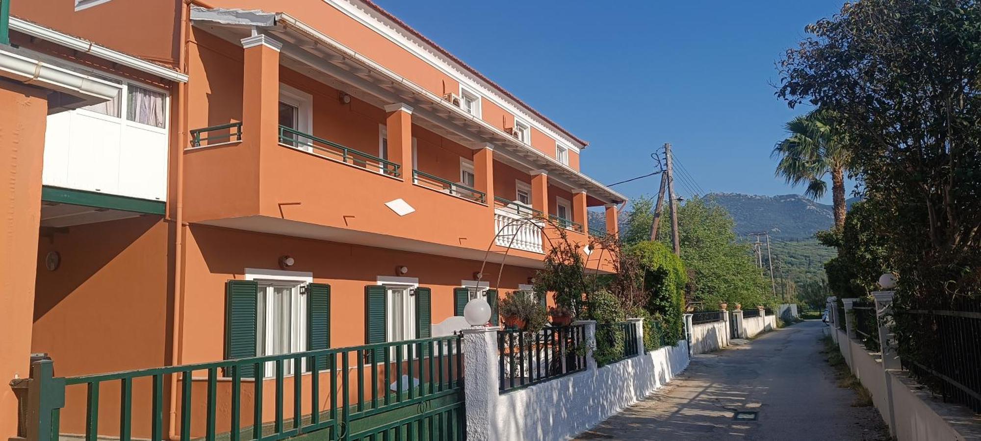Alexandra'S Apartments Ахарави Екстериор снимка