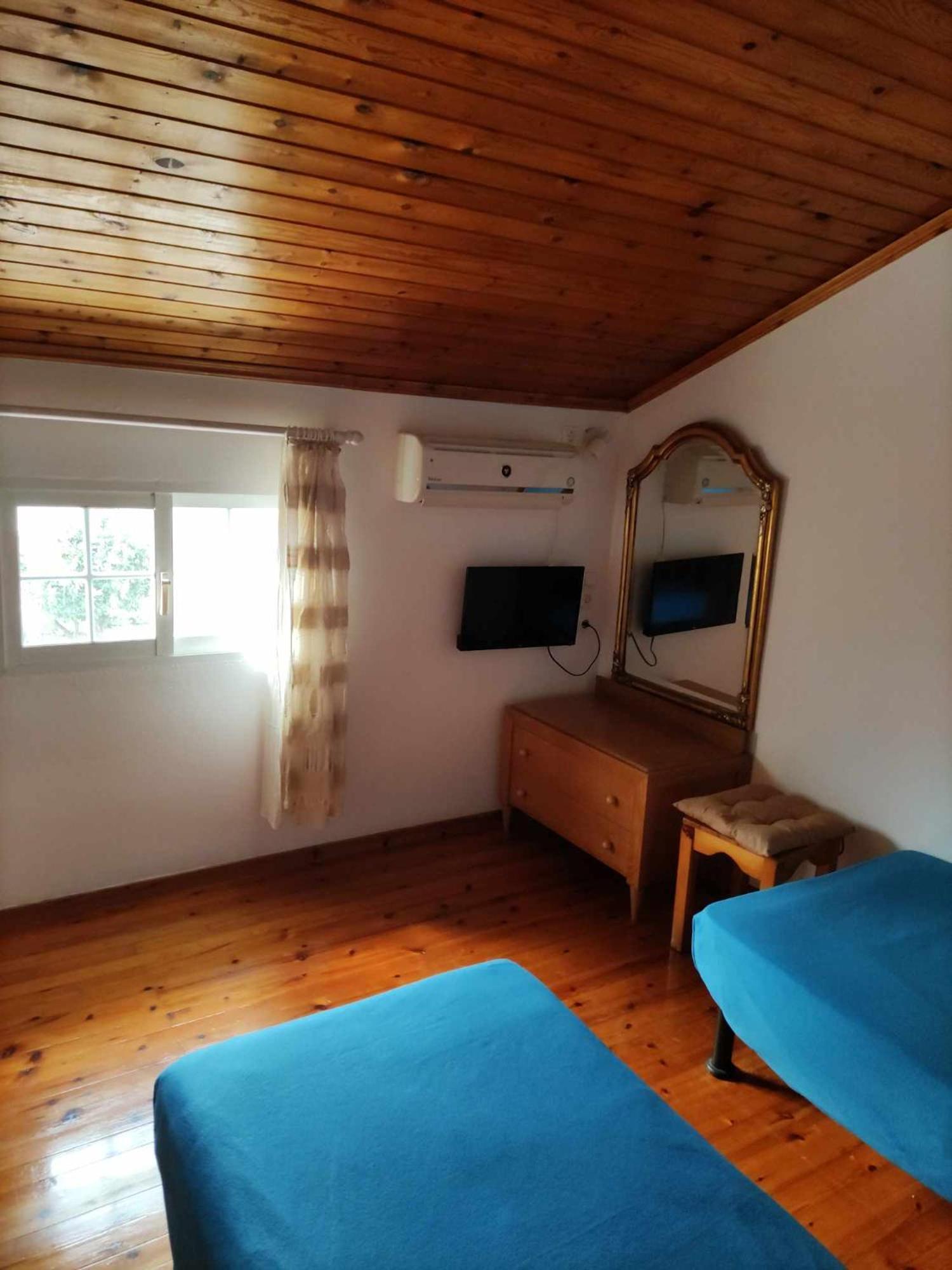 Alexandra'S Apartments Ахарави Екстериор снимка